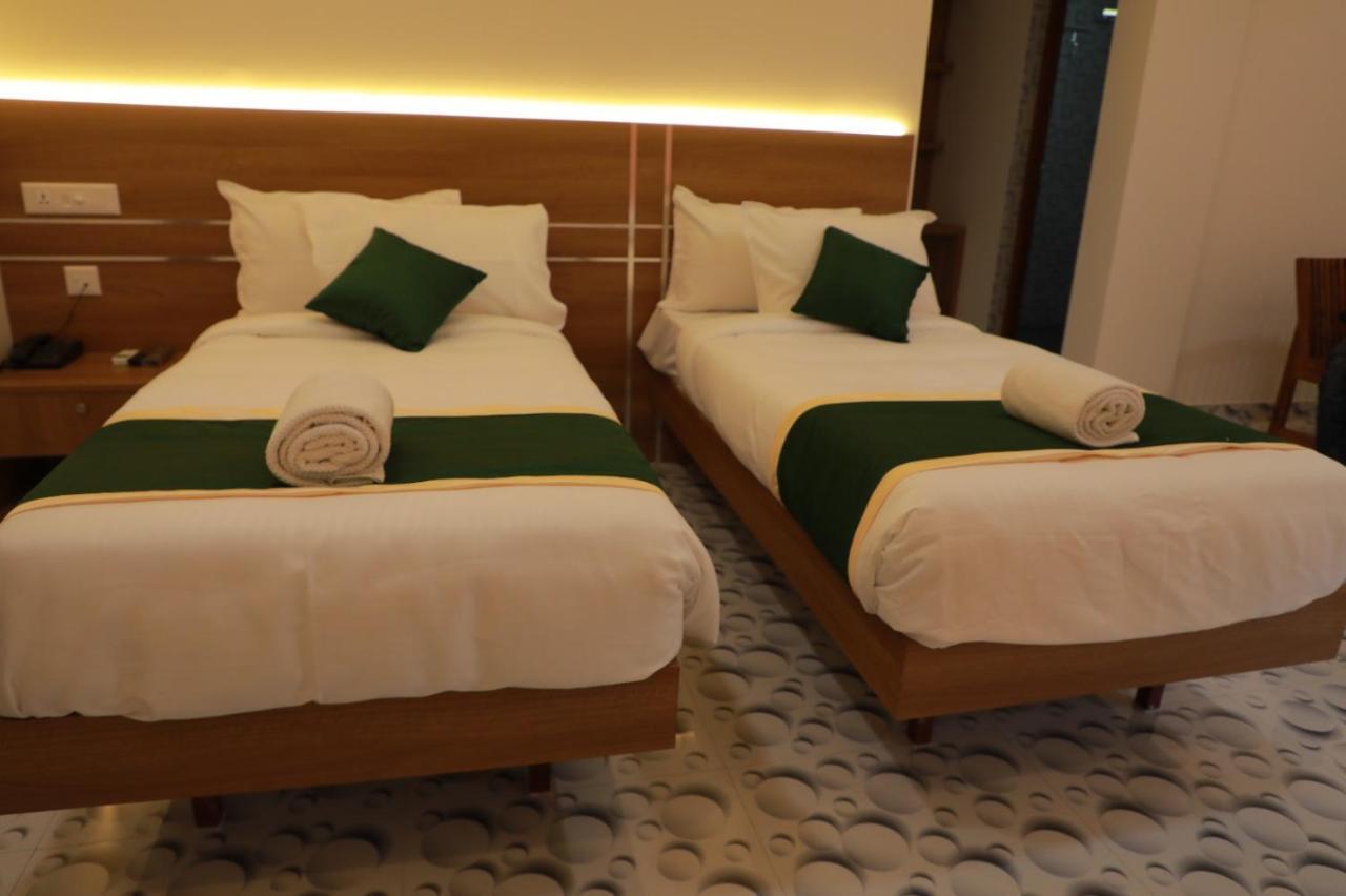 Delano Residency Hotel Kaliyal Exterior photo